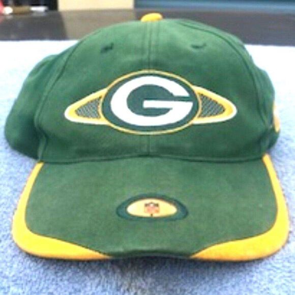 Green Bay Packers . Adjustable Cap - Picture 1 of 3